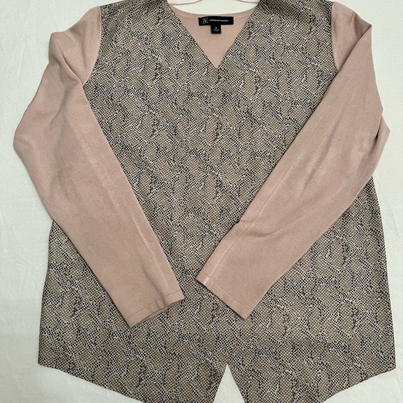 INC top, size medium no buttons or zippers - Picture 3 of 3